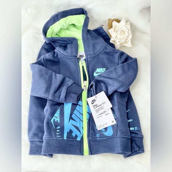 New with tag NIKE 2PC JOGGING SET ZIP HOODIE & PANTS with Logo Navy w/light Blue - Picture 4 of 8